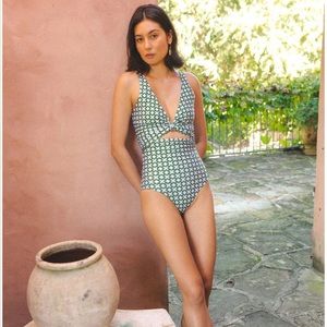 Baiia Swim Eden Reversible Bikini Wrap Top sz 4 NWT